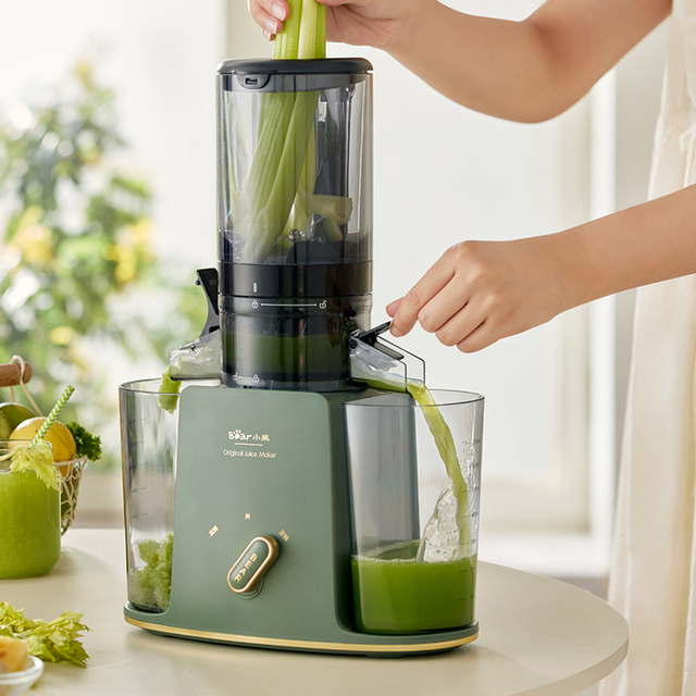 Juicer lambat dengan fungsi penghancuran es